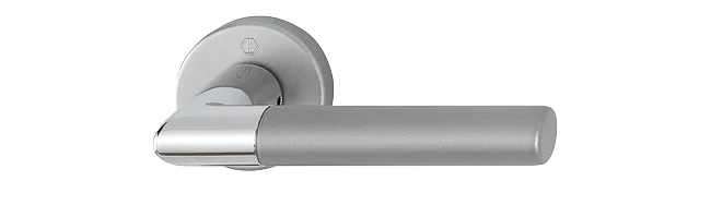Chrome / matte stainless steel-look aluminum